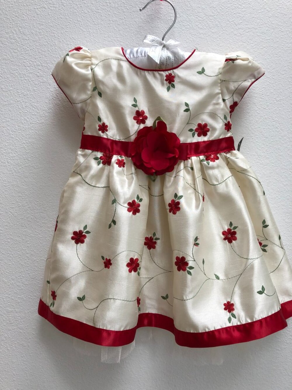 Baby girl Christmas Dress, embroidered - 18 months NEW